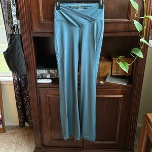 Women’s legging BRAND NEW size M flared